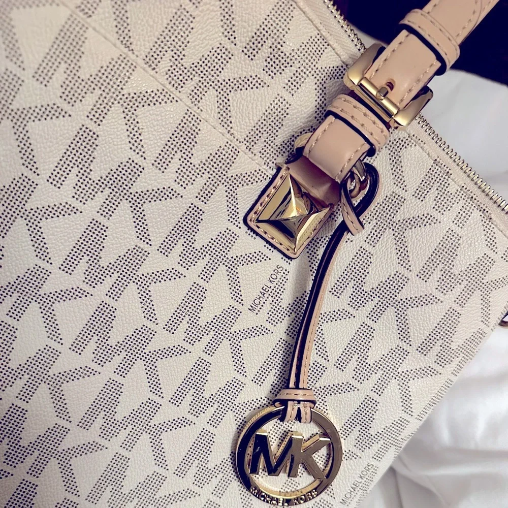 MICHAEL KORS SIGNATURE VANILLA SHOPPING TOTE SHOULDER BAG - Picture 5 of 14